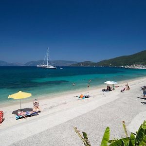 Happy Camp Mobile Homes In Camping Karavomilos Beach Sami  Exterior photo