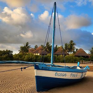 Ocean Pearl Beach Lodge Vilanculos Exterior photo