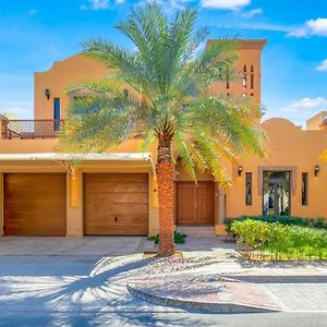 Fam Living - Palm Jumeirah - Beach Villas With Private Pool Dubái Exterior photo