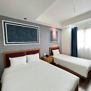 Holiday Suites Hotel & Spa Hanoi Exterior photo