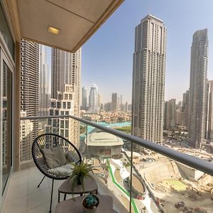 Maison Privee - Central Dubai Apt With Danish Twist & Burj Khalifa Views Exterior photo