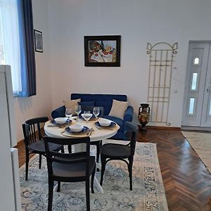 Weisz Apartment-City Center-Free Private Parking,Wifi,Ac Carei Exterior photo