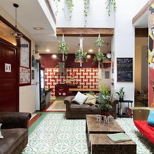 Home Youth Hostel By Feetup Hostels Valência Exterior photo