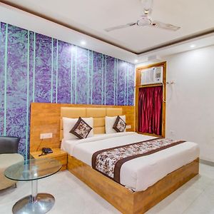 Fabhotel Gross Inn Suites New Delhi Exterior photo