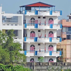 Holi-Wood Guesthouse Pondicherry Exterior photo