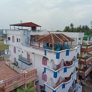 Holi-Wood Guesthouse Puducherry Exterior photo