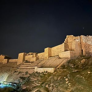 The Old House Hotel Karak Exterior photo