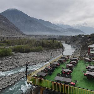 Indus Lodges Gilgit Exterior photo