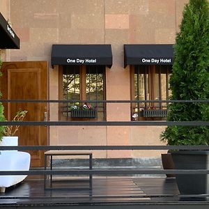 One Day Hotel Yerevan Exterior photo