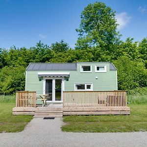 Green Tiny House With Shared Pool Zeewolde Exterior photo