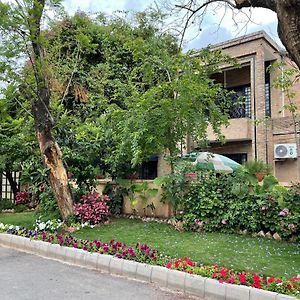 Riviera Courtyard Guest House Islamabad Exterior photo