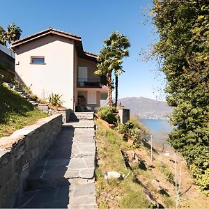 Villa Casa Amare - Einzeln Stehendes Haus Mit Spektakularer Aussicht à Gambarogno Exterior photo