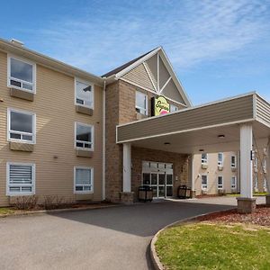 Hotel Super 8 By Wyndham Trois-Rivières Exterior photo