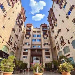 Lmsat Alkher Llshkk Almkhdoma Aparthotel Jeddah Exterior photo