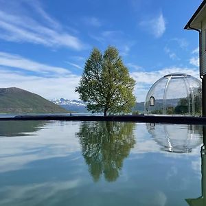 Tjeldøya Slott Hotell Hov  Exterior photo