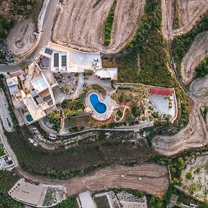 Luxury Farmhouse Villa Surrounded With Nature & Farm Animals Alpacas Etc Għasri Exterior photo