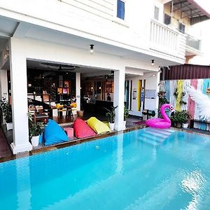 The Place Hostel & Pool Bar Ciudad de Siem Riep Exterior photo