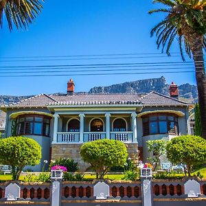 Cape Riviera Guesthouse Cape Town Exterior photo