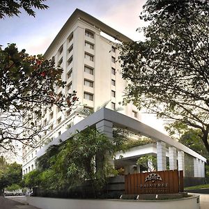 Hotel The Raintree, St. Mary'S Road Chennai Exterior photo