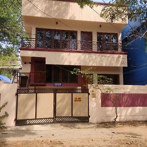 Sreevalsam Guest House Thiruvananthapuram Exterior photo
