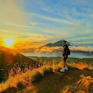 Batur Volcano Basecamp Bed & Breakfast Kubupenlokan Exterior photo