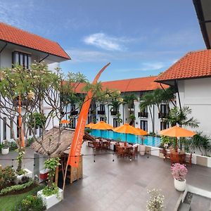 Harris Hotel Kuta Tuban Bali Kuta Lombok Exterior photo