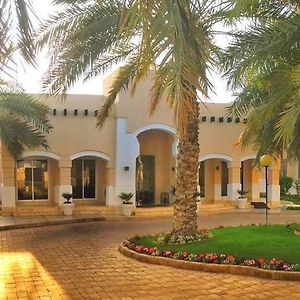 Vivienda Hotel Villas Riyad Exterior photo