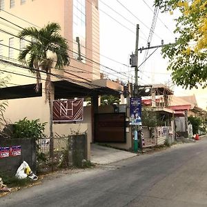 Nord House Laoag Hostel Exterior photo