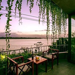 The Corner Riverside Hotel Hoi An Exterior photo