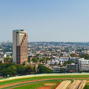 Renaissance Bengaluru Race Course Hotel Exterior photo