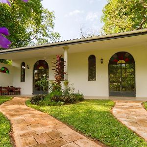 The Courtney Lodge Victoria Falls Exterior photo