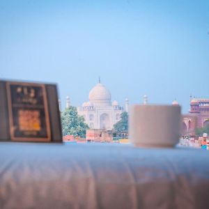 Lucky Restaurant & Guest House Agra (Uttar Pradesh) Exterior photo