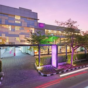 Quest Hotel Simpang Lima - Semarang By Aston Exterior photo