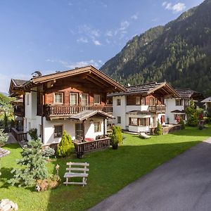 Villa S'Dorfl Chalets à Mayrhofen Exterior photo