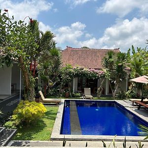 Pererenan Nengah Guest House Canggu (Bali) Exterior photo