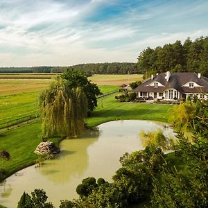 Villa Hubertus Dwor Mysliwski Oppeln Exterior photo