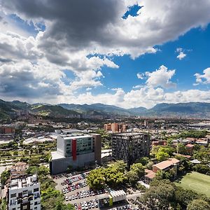 Go Living And Suites El Poblado - Jalo Rent Medellín Exterior photo