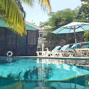 Hummingbirds Cabins Caye Caulker Exterior photo