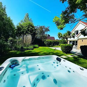 Villa Calma Rust Ruimte Luxe Inclusief Private Jacuzzi Zeewolde Exterior photo