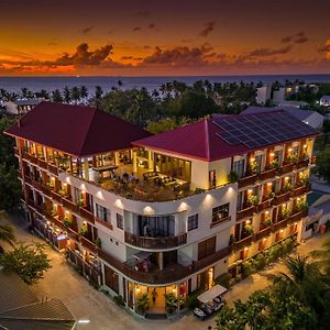 Araamu Hotels Maldives At Dhiffushi Exterior photo