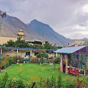 Madina Hotel 2 Gilgit Exterior photo
