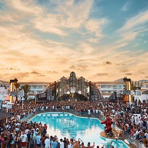 Ushuaia Ibiza Beach Hotel - Adults Only-Entrance To Ushuaia Club Included Плайя-ден-Босса Exterior photo