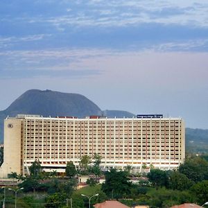 Hôtel Transcorp Hilton Abuja Exterior photo