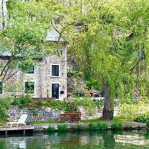 Villa Pieds Dans L'Eau Private Wellness Bordure De Meuse à Lustin Exterior photo