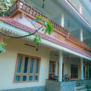 Horn Bill Cottage Thekkady Exterior photo