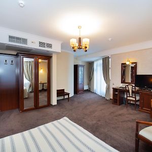 President Resort Hotel Chisinau Exterior photo