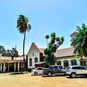 Wagon Wheel Hotel Eldoret Exterior photo