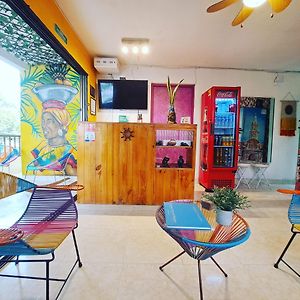 Hostel Shalom Adonai Cartagena Exterior photo