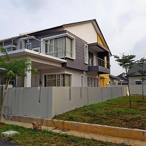 Selendang In Krubong Near Std Hang Jebat, Mitc & Utem Malacca Exterior photo