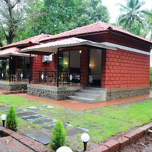 Red Roof Farmhouse Chiplun Exterior photo